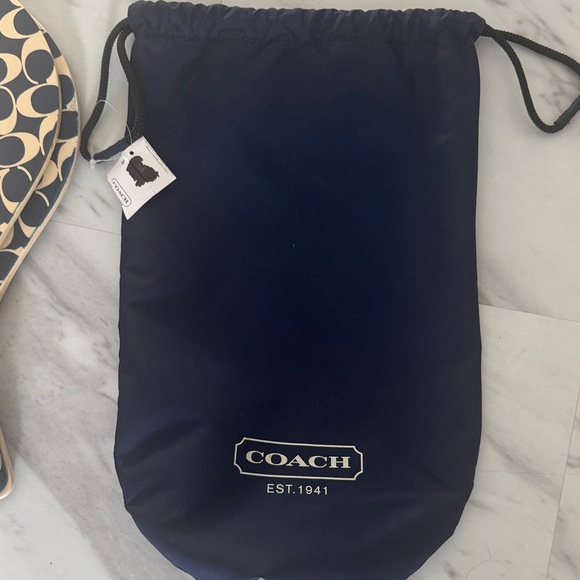 Authentic Coach *RARE NWT Wooden Paddle Ball Set in Navy and Cream. - Picture 6 of 6